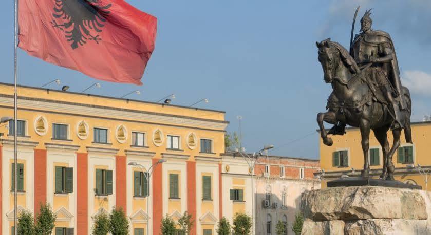 Hotel Opera Tirana Kültér fotó